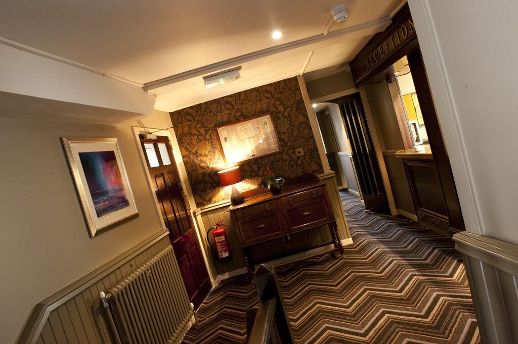 Hotel The Crown *
